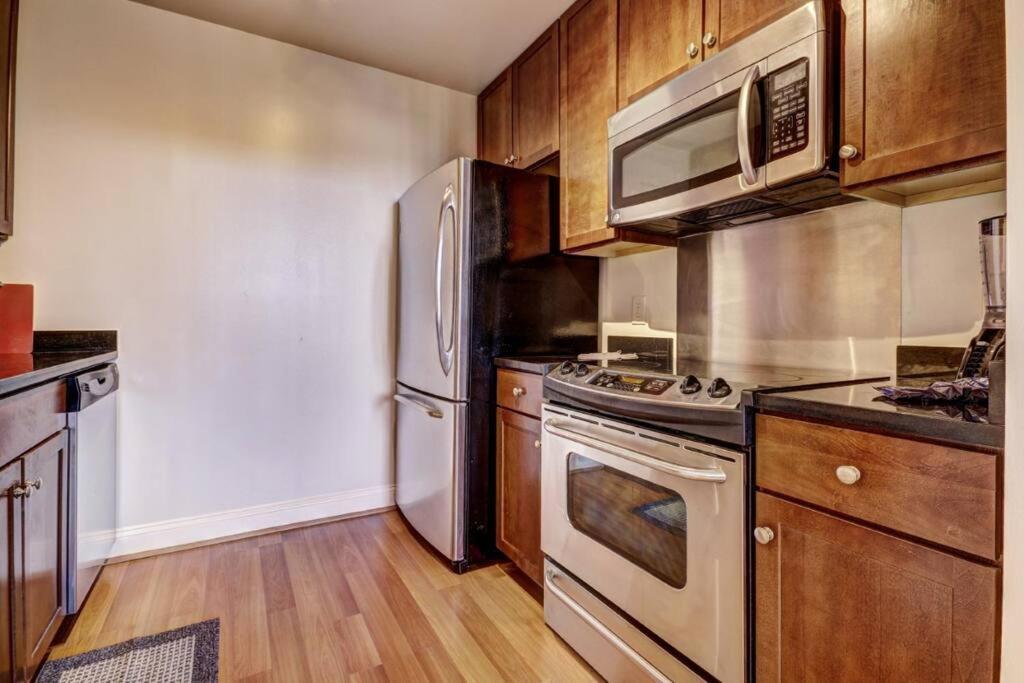 Harbor Apartments Free Indoor Parking Baltimore Exterior foto